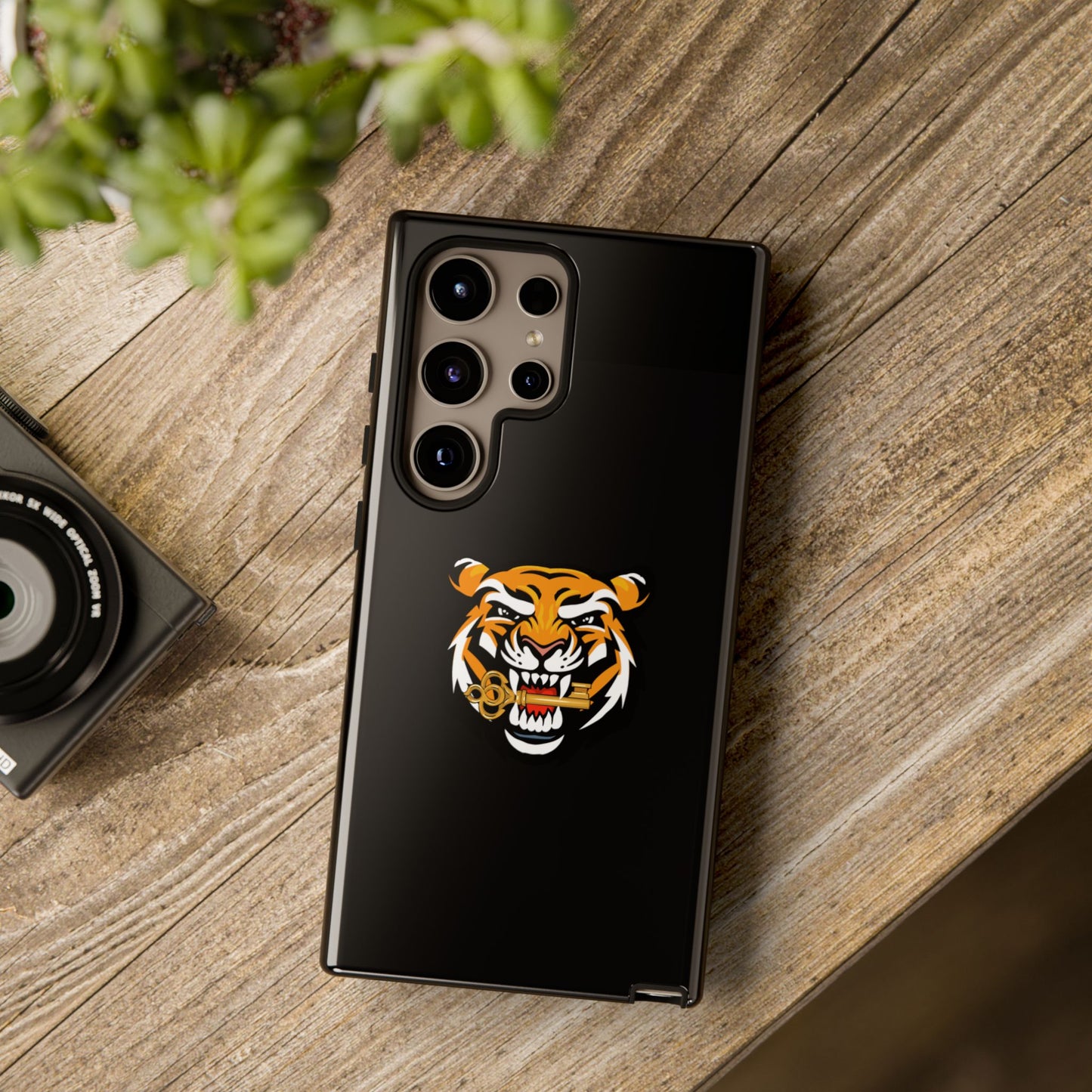 Creative Durable Hard Case for Smartphones - Wild Tiger Design