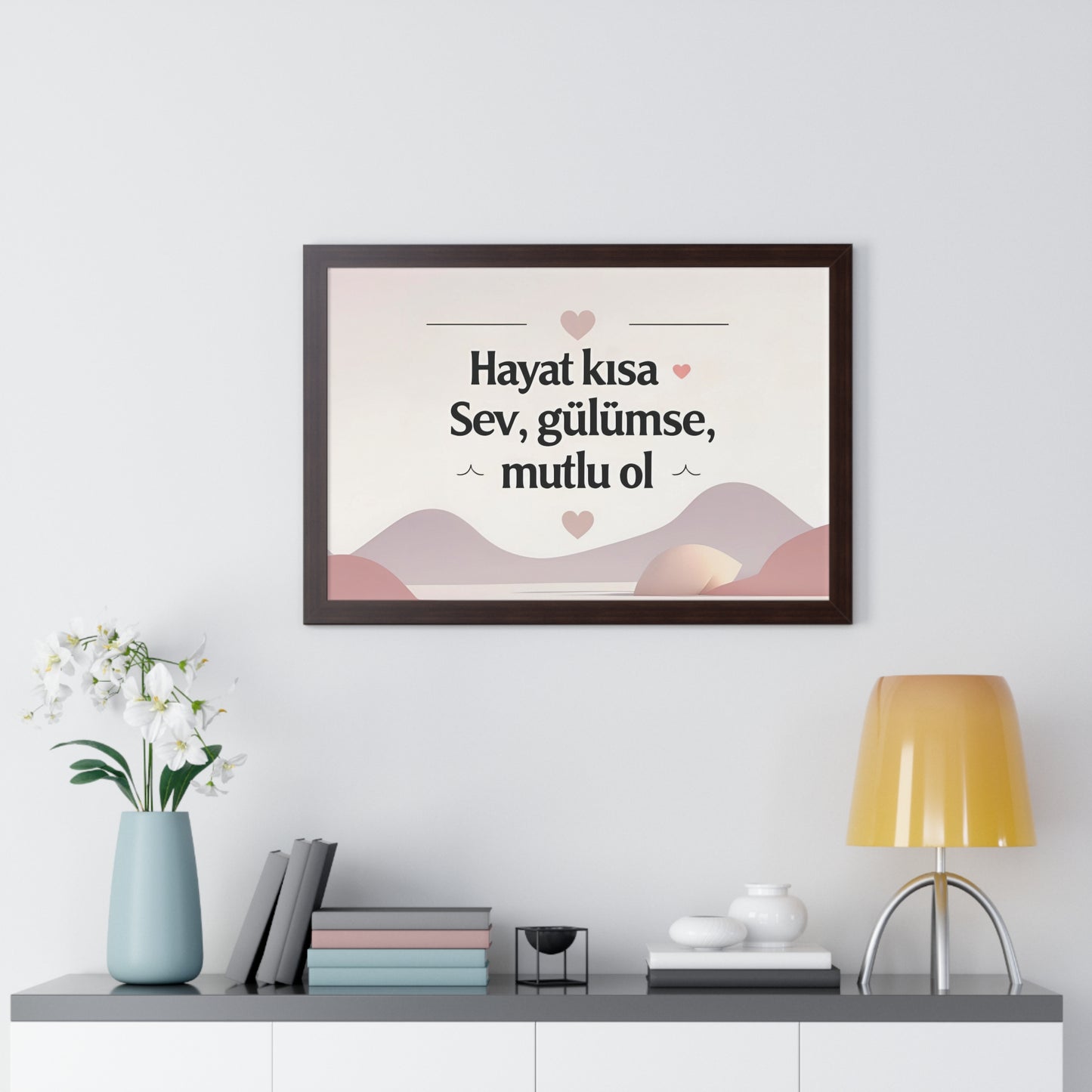 Hayat Kısa: Sev, Gülümse, Mutlu Ol – Sıcak ve Motivasyon Dolu Poster