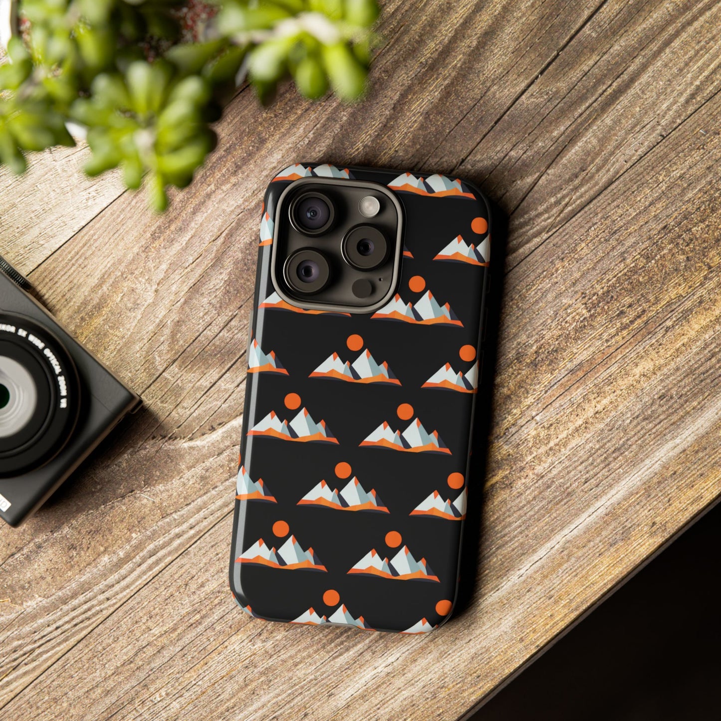 Geometrik Dağ ve Güneş – Minimalist Sanat Telefon Kılıfı