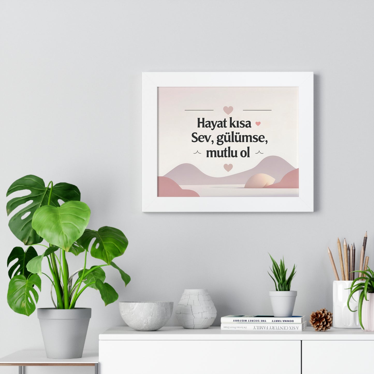 Hayat Kısa: Sev, Gülümse, Mutlu Ol – Sıcak ve Motivasyon Dolu Poster