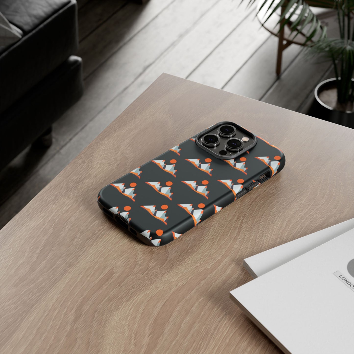 Geometrik Dağ ve Güneş – Minimalist Sanat Telefon Kılıfı