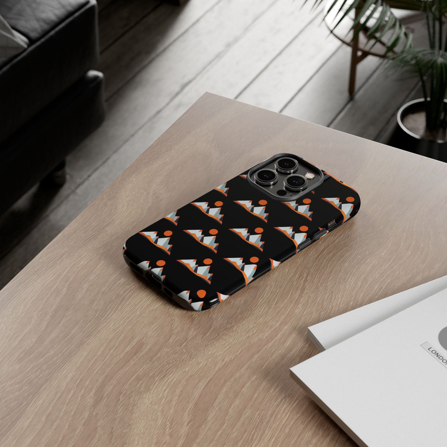 Geometrik Dağ ve Güneş – Minimalist Sanat Telefon Kılıfı