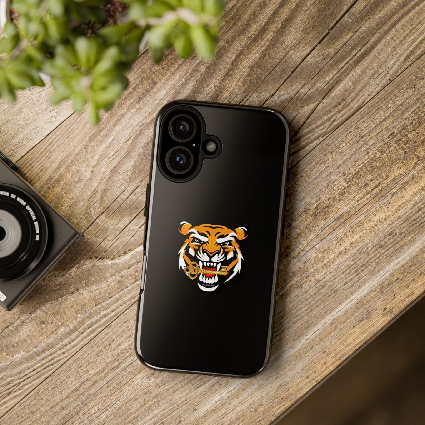 Creative Durable Hard Case for Smartphones - Wild Tiger Design