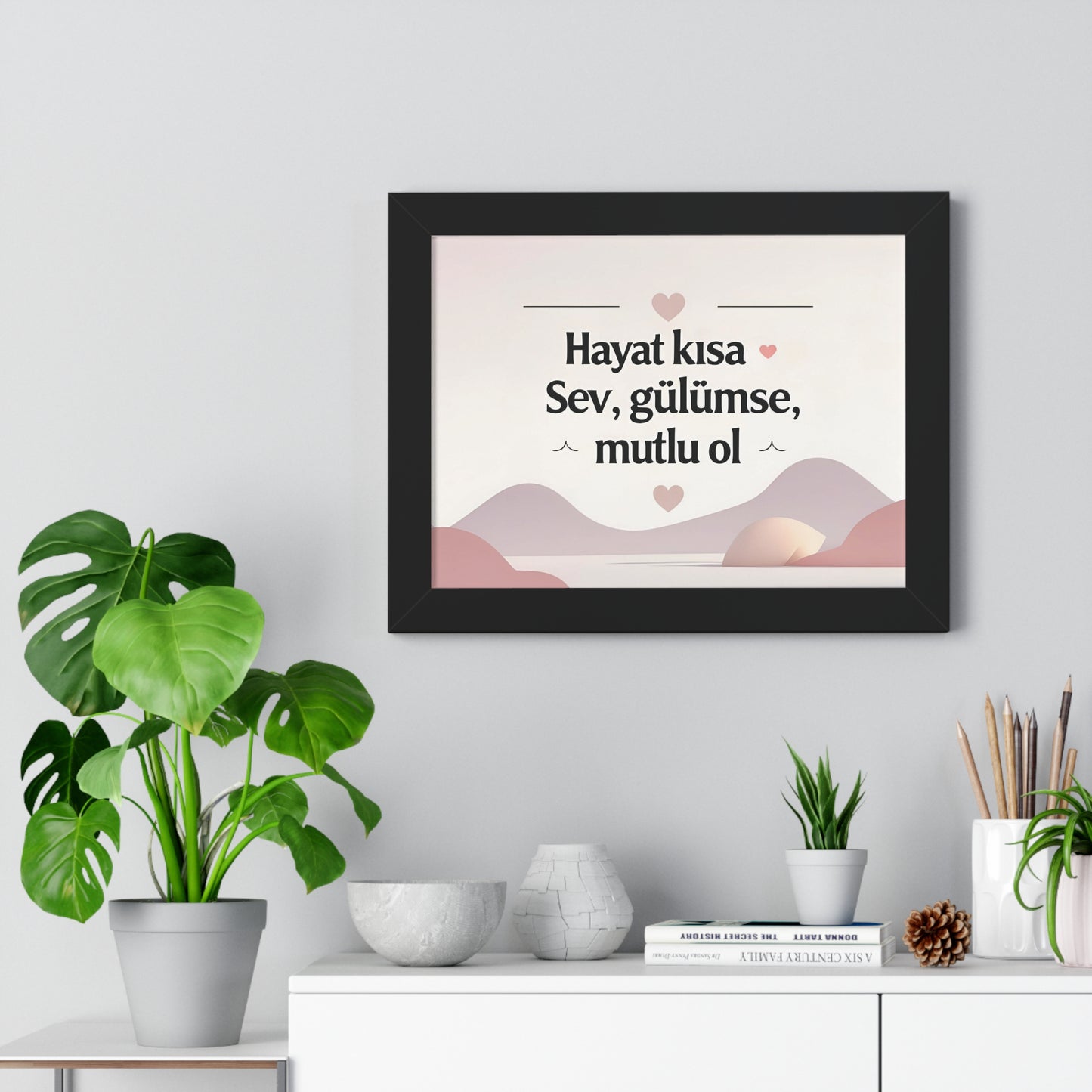Hayat Kısa: Sev, Gülümse, Mutlu Ol – Sıcak ve Motivasyon Dolu Poster