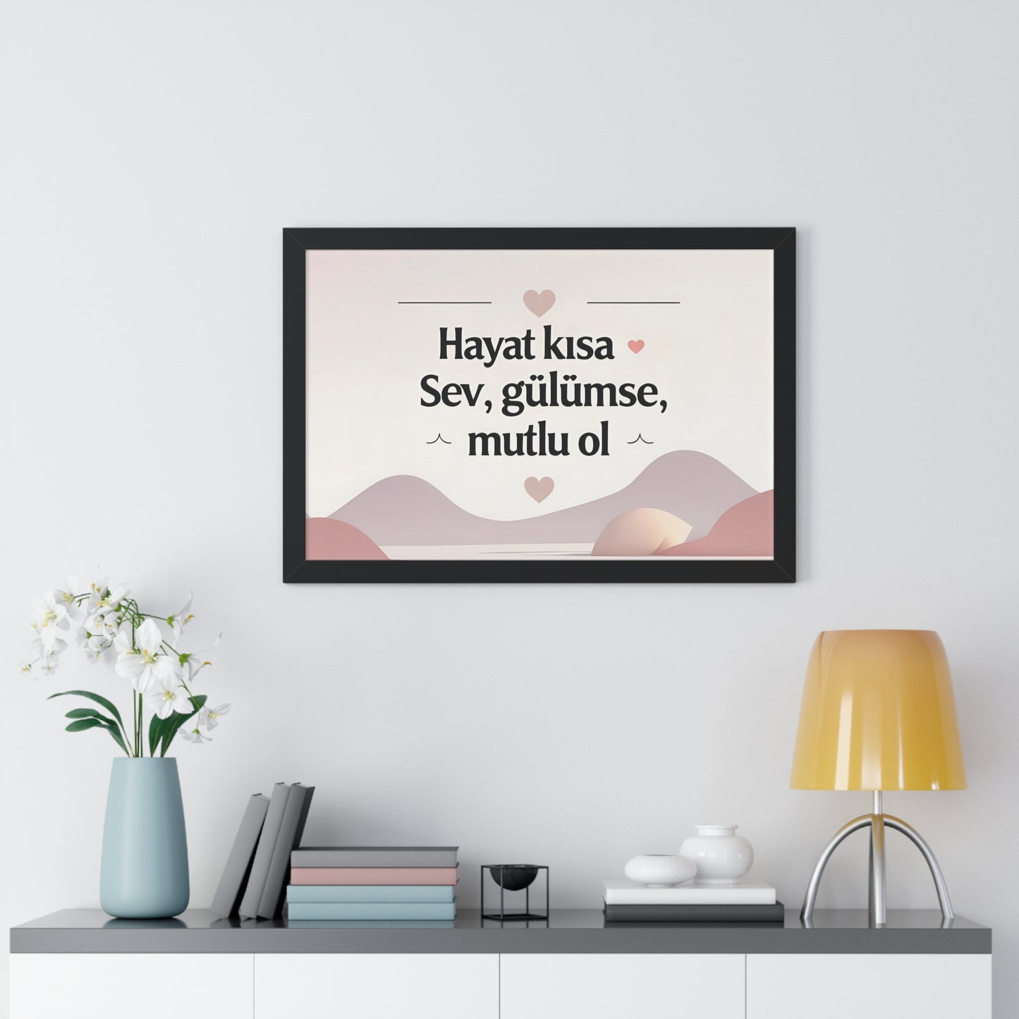 Hayat Kısa: Sev, Gülümse, Mutlu Ol – Sıcak ve Motivasyon Dolu Poster