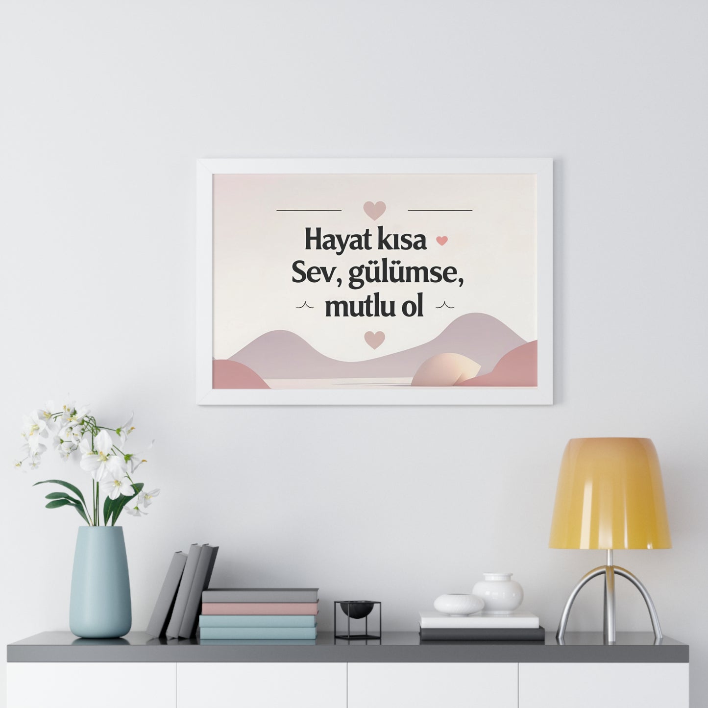 Hayat Kısa: Sev, Gülümse, Mutlu Ol – Sıcak ve Motivasyon Dolu Poster