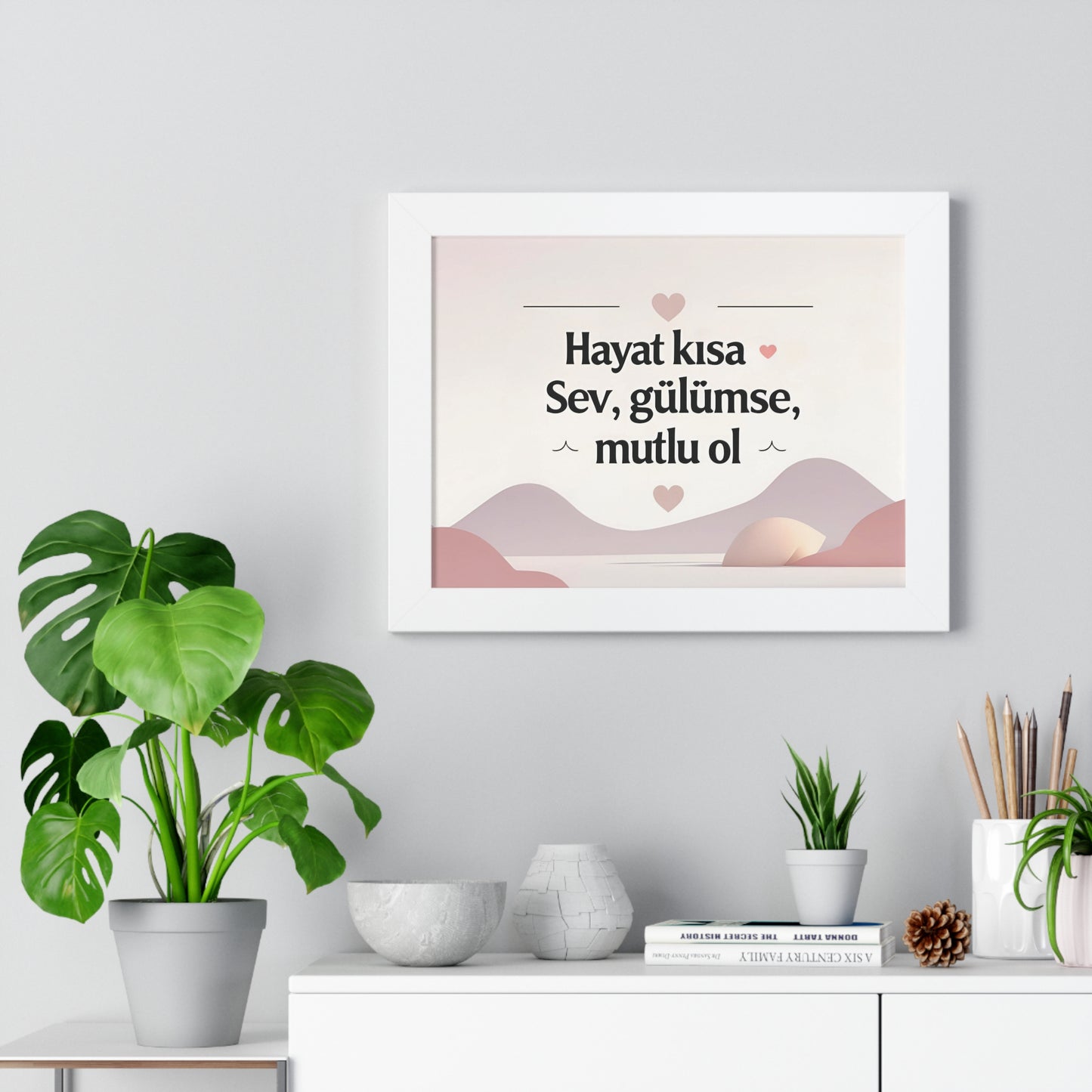 Hayat Kısa: Sev, Gülümse, Mutlu Ol – Sıcak ve Motivasyon Dolu Poster