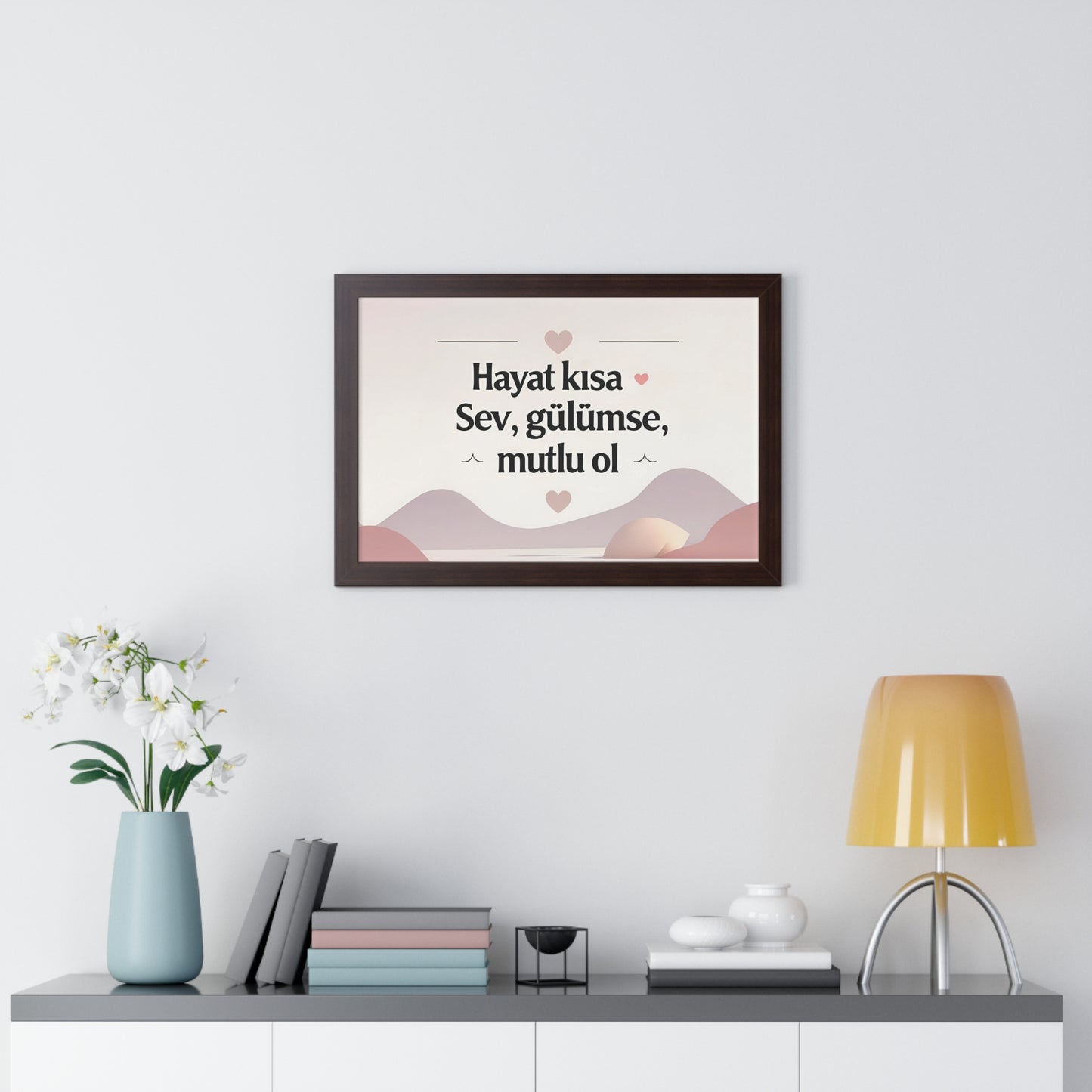 Hayat Kısa: Sev, Gülümse, Mutlu Ol – Sıcak ve Motivasyon Dolu Poster