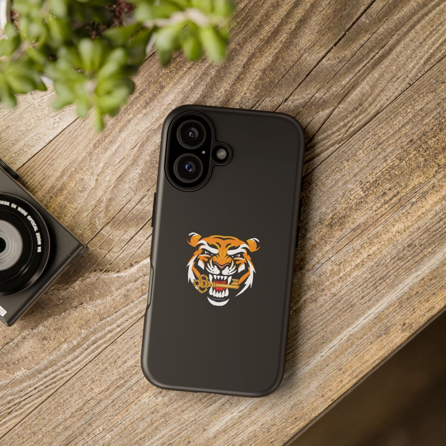 Creative Durable Hard Case for Smartphones - Wild Tiger Design